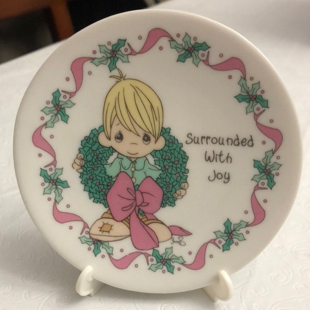 Precious moments “surrounded with joy” mini plate